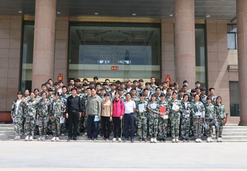 说明:E:\01 教研室\14 实习\2018级 实习文件 20190512\01 认识实习\认识实习图片\实习现场\微信图片_20190520143300.jpg